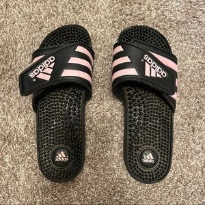 ADIDAS SLIDES